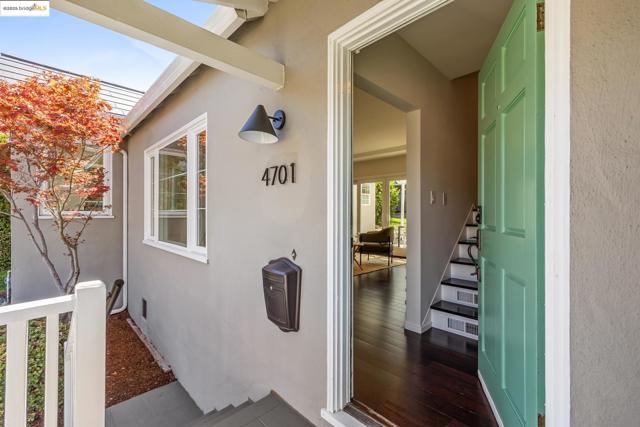 4701 Kaphan Ave, Oakland CA: https://media.crmls.org/mediaz/a648fb1b-88b4-46eb-83e8-54e7223c1f67.jpg