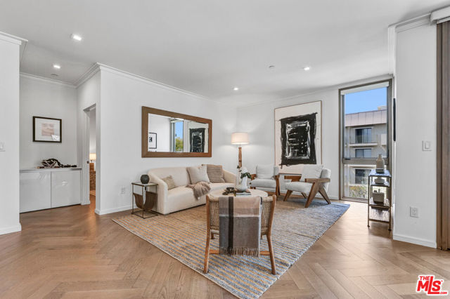132 N Swall Drive, Los Angeles CA: https://media.crmls.org/mediaz/a6494089-cfe5-4aca-a0ab-ce6d67062bfa.jpg