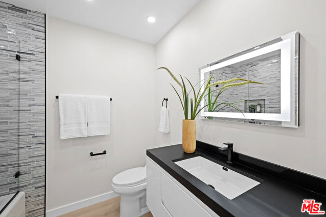 10750 Wilshire Boulevard, Los Angeles CA: https://media.crmls.org/mediaz/a6498ace-de74-450b-8b98-29e1d8852adf.jpg