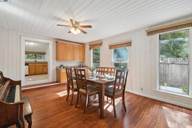 11349 Alameda Ave, Brookdale CA: https://media.crmls.org/mediaz/a64a7e1d-6b1a-4e3d-a0a6-ae6d59d3f0ce.jpg