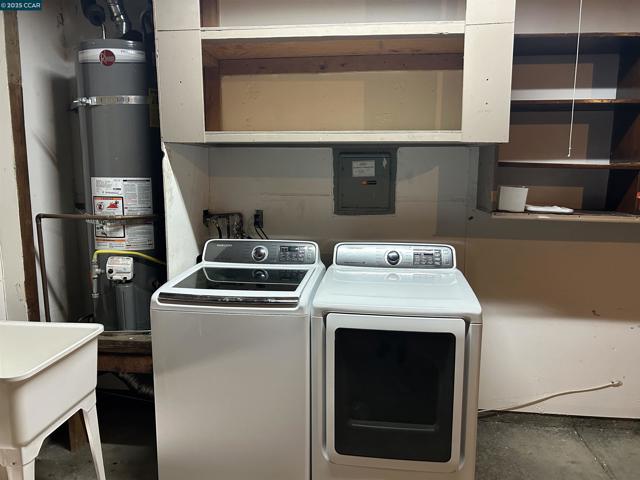 26 Leeward Way, Pittsburg CA: https://media.crmls.org/mediaz/a64a9422-e3ea-40fb-957b-a57fb55106ff.jpg