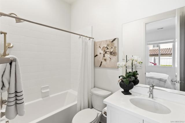 1417 Apex Place, Escondido CA: https://media.crmls.org/mediaz/a64bad79-6eaf-4d0b-b5f9-c47ab43eec06.jpg