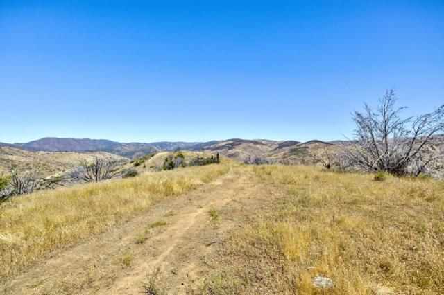 14600 Del Puerto Canyon Road, Newman CA: https://media.crmls.org/mediaz/a64bea47-a272-4f53-8f9a-622efd5414d2.jpg