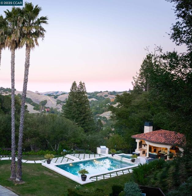 42 Tappan Ln, Orinda CA: https://media.crmls.org/mediaz/a64bf144-ebee-4d21-8ae4-e188a43ff1c3.jpg