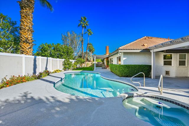 72890 Amber Street, Palm Desert CA: https://media.crmls.org/mediaz/a64c0a43-bff3-46e7-8602-74926608cfa0.jpg