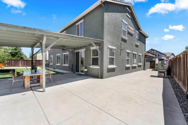 17753 Wheat Field Street, Lathrop CA: https://media.crmls.org/mediaz/a64cb66a-9b09-4b84-a684-b11a6287cd71.jpg
