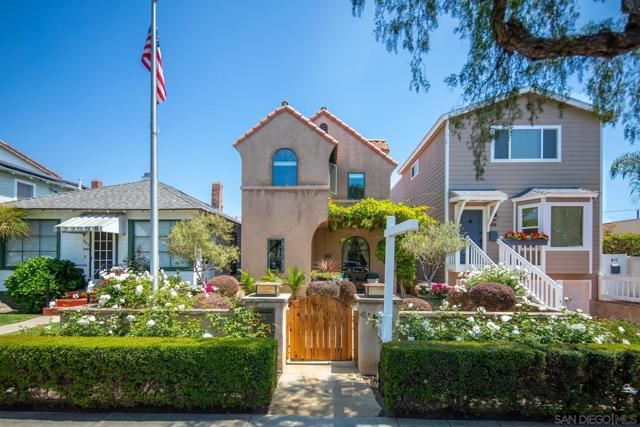 867 E Avenue, Coronado CA: https://media.crmls.org/mediaz/a64d681c-5e52-45e3-bf6d-e38740b23b65.jpg