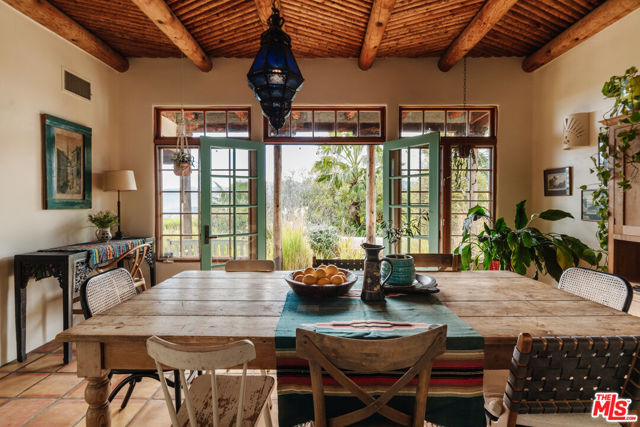 2865 Marquette Drive, Topanga CA: https://media.crmls.org/mediaz/a64d8d5a-902b-4a33-a75e-fa314e229e8a.jpg