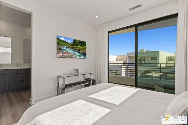 906 Cameron Center Drive, Palm Springs CA: https://media.crmls.org/mediaz/a64dce16-adb9-402c-a30f-0d8c832b708c.jpg