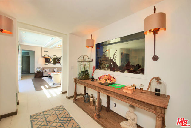 3054 Elvido Drive, Los Angeles CA: https://media.crmls.org/mediaz/a64e0d92-d32c-4190-84af-815b4604aefd.jpg