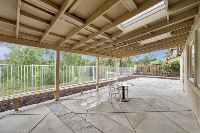2706 VALLEYCREEK CIR, Chula Vista CA: https://media.crmls.org/mediaz/a64e6a3d-8591-4fd9-a65b-0be8df401c73.jpg