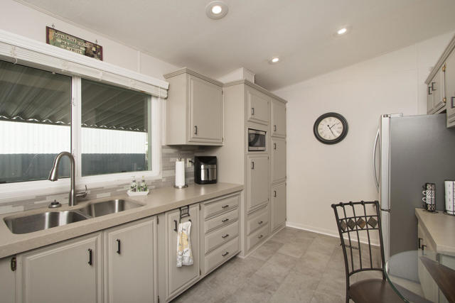 Image 26 of 45 For 14777 Palm Drive  186