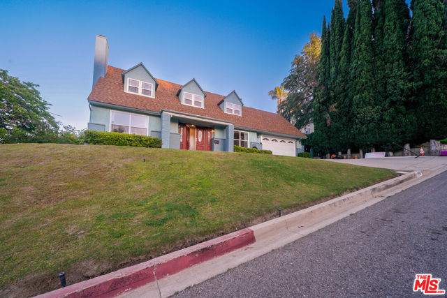 12158 Bambi Place, Granada Hills CA: https://media.crmls.org/mediaz/a64f1d86-05aa-4dbe-ab4f-50f118c3f9f9.jpg