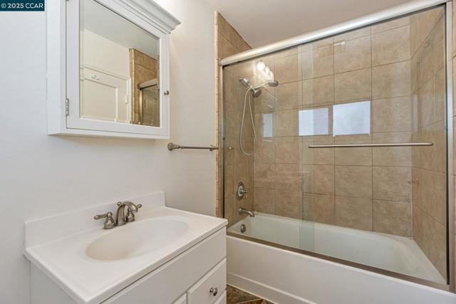9 Wanda Way, Martinez CA: https://media.crmls.org/mediaz/a64fe4fe-30e0-4031-8f47-483049961652.jpg