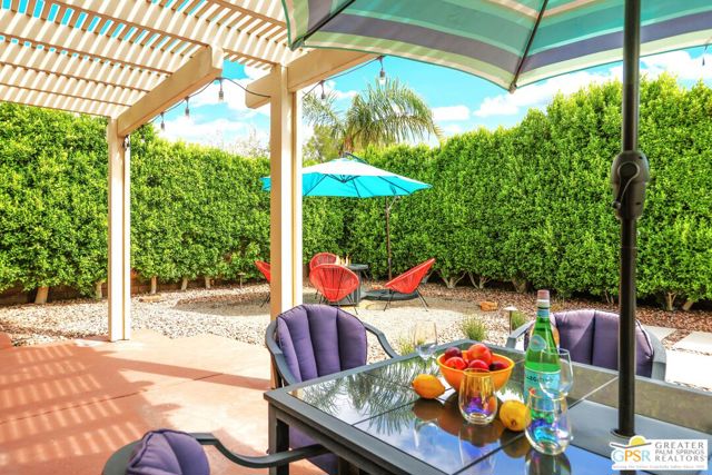 2162 Shannon Way, Palm Springs CA: https://media.crmls.org/mediaz/a64ff39b-1d2f-4eba-9660-7f52ac0f6aeb.jpg