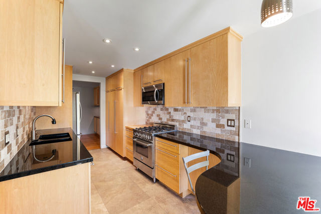 Drew Fenton | 17087 Palisades Circle Pacific Palisades CA | MLS: 7324465