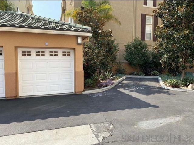 12362 Carmel Country Rd, San Diego CA: https://media.crmls.org/mediaz/a650b2d2-b663-4e7c-a5c5-07872adecc39.jpg