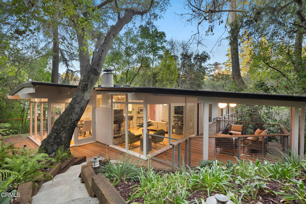 911 Laguna Road, Pasadena, CA 91105