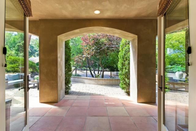 45 Sneckner Court, Menlo Park CA: https://media.crmls.org/mediaz/a6510948-2414-40c8-b9f4-f2a5aca3e115.jpg