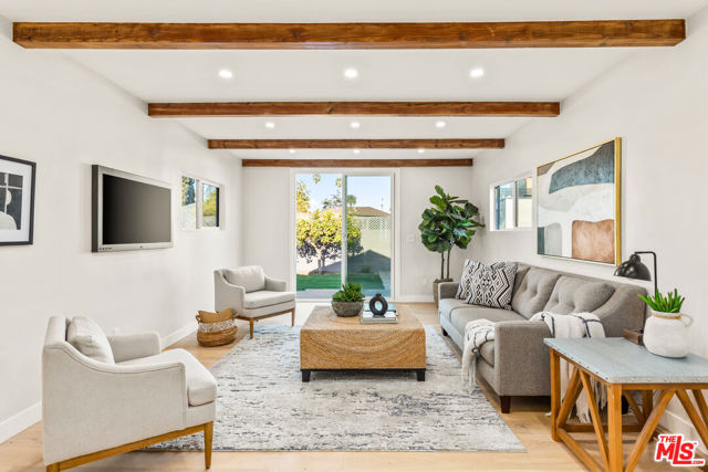 4240 Chase Avenue, Los Angeles CA: https://media.crmls.org/mediaz/a65109d7-e908-4d10-9ba5-b7bff107d310.jpg