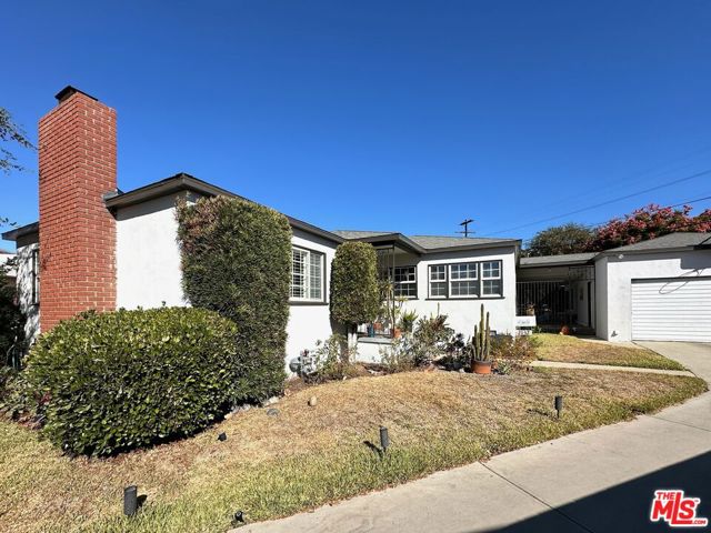 2132 Mcpherson Place, Los Angeles CA: https://media.crmls.org/mediaz/a651dbd0-2a62-4357-8235-1380123a0745.jpg