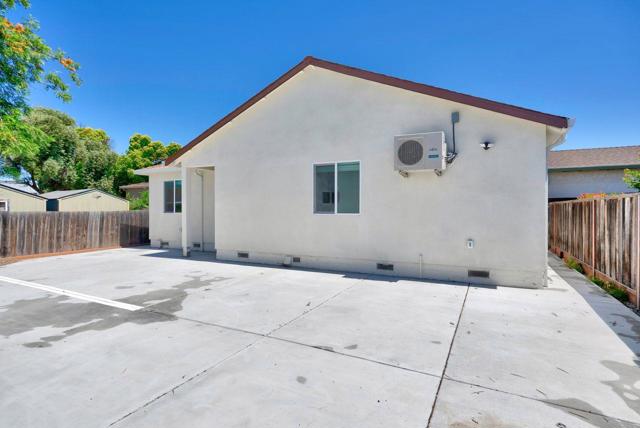 264 N 34th Street, San Jose CA: https://media.crmls.org/mediaz/a6520df2-1738-4bde-854c-04880d6cfd0b.jpg