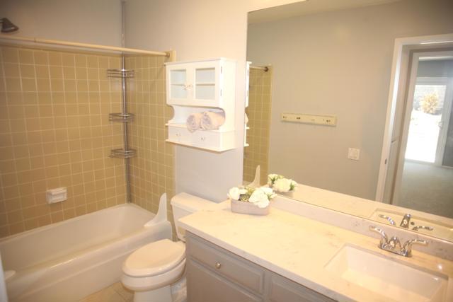 4518 Henley Court, Westlake Village CA: https://media.crmls.org/mediaz/a65294de-f937-4123-8a63-c6a101e789cb.jpg