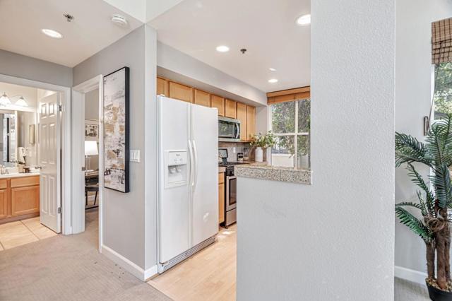 108 Bryant Street, Mountain View CA: https://media.crmls.org/mediaz/a652ee30-ff73-45d4-ac9a-52ce109e9cd1.jpg