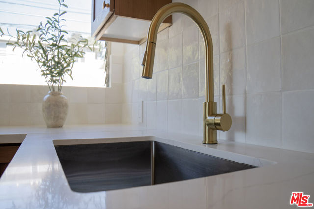 4579 Ambrose Avenue, Los Angeles CA: https://media.crmls.org/mediaz/a653070e-0794-4805-a97c-d5ae38a7e0dc.jpg