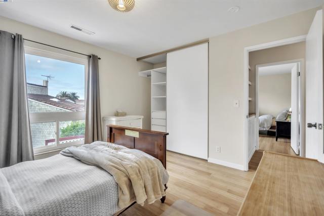 2380 Cabrillo Dr, Hayward CA: https://media.crmls.org/mediaz/a6537342-fa87-43f3-b59c-5a0020052588.jpg