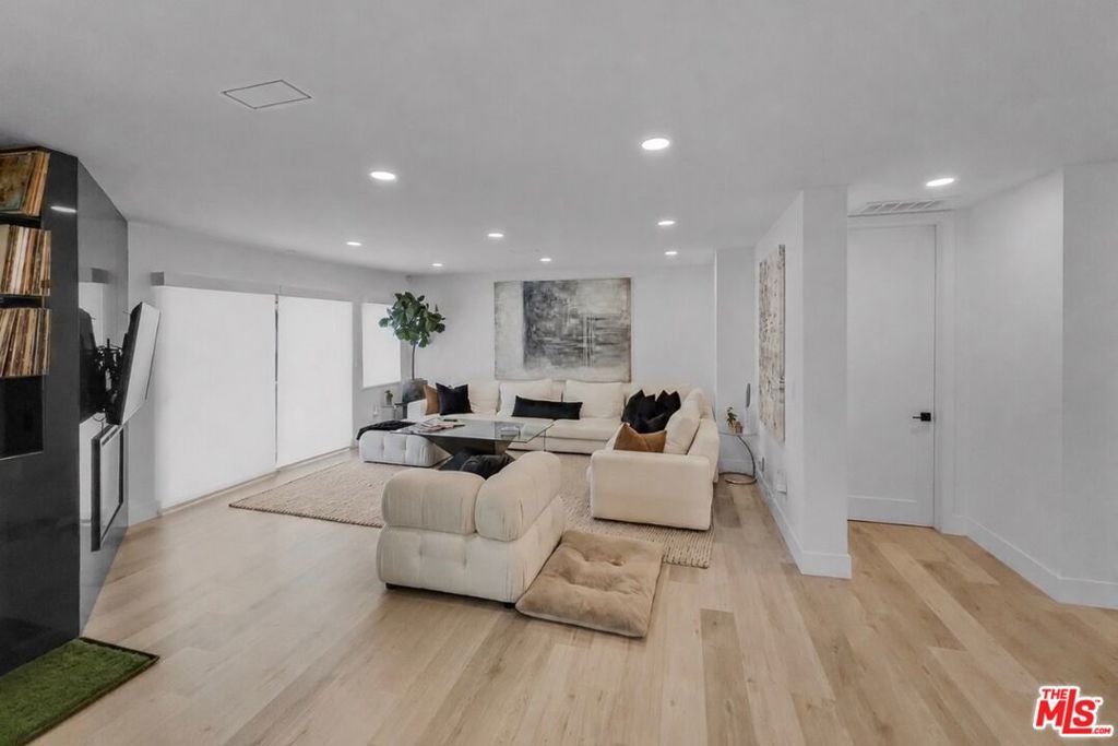 MLS #26863381 image #12