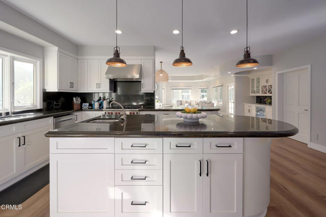 2021 Brittany Park Road, Camarillo CA: https://media.crmls.org/mediaz/a6540dff-6f0c-49d5-a062-81c52cfeed45.jpg