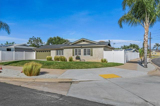 8931 Sunwood Dr, Santee CA: https://media.crmls.org/mediaz/a6545051-ba46-436c-b65c-cdb92c317a46.jpg