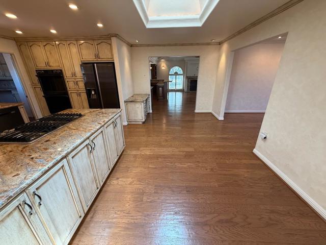 695 San Bruno Way, Salinas CA: https://media.crmls.org/mediaz/a654b228-e766-47bb-9c12-1d6a956feff0.jpg