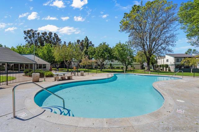1817 E Grand ave, Escondido CA: https://media.crmls.org/mediaz/a654d051-1938-4a47-803d-6e64f2ab6cec.jpg