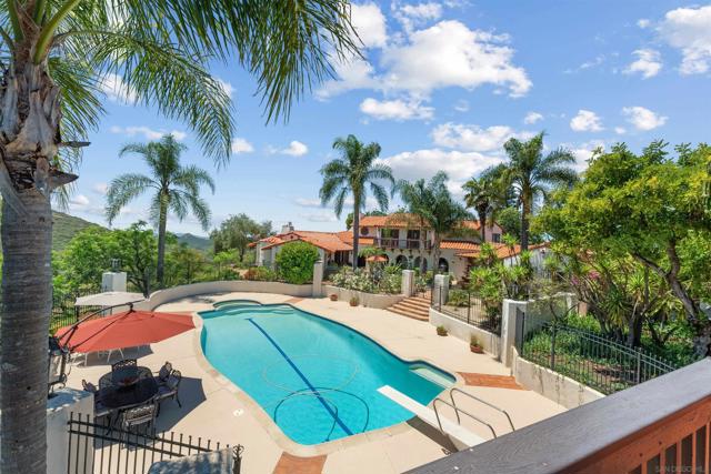 17156 Dos Hermanos, Poway CA: https://media.crmls.org/mediaz/a654d20d-f6d2-41fc-b4cb-ce6c4fba4de8.jpg
