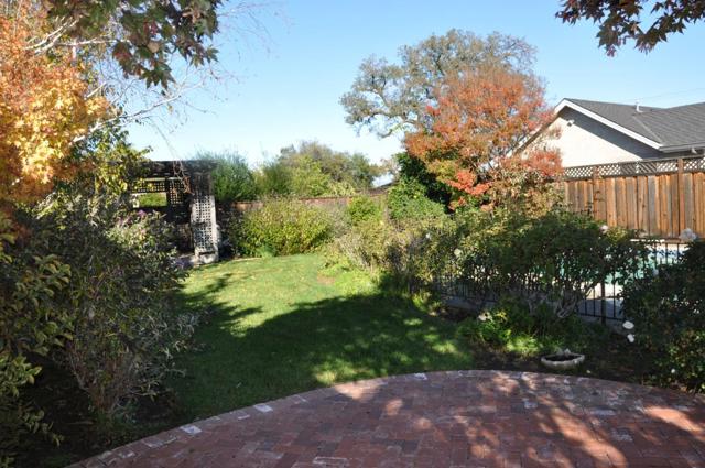 15104 Bel Escou Drive, San Jose CA: https://media.crmls.org/mediaz/a654e06e-d4a7-4708-a04b-b0c81392a093.jpg