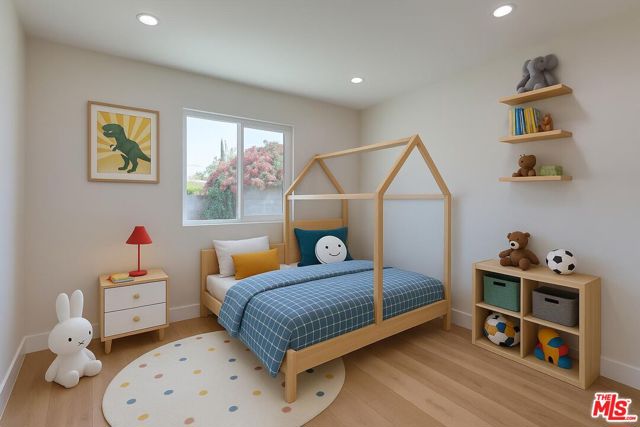 7444 Ostrom Avenue, Lake Balboa CA: https://media.crmls.org/mediaz/a6552875-27d0-4c85-83da-33be50e78d08.jpg