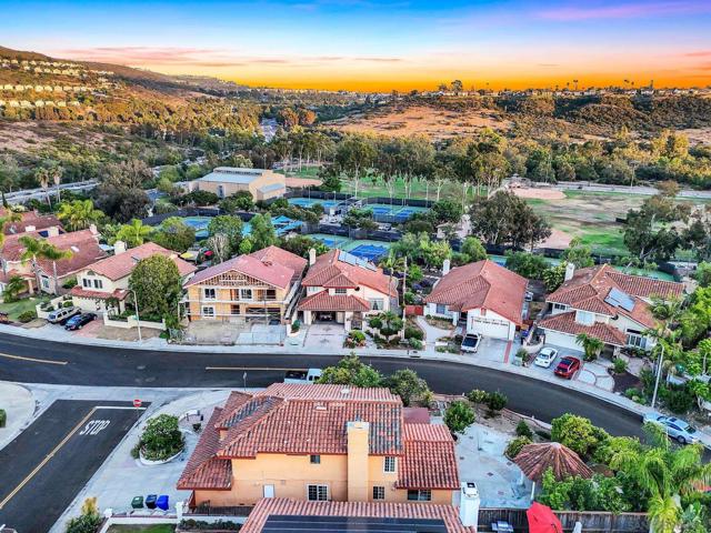 9197 Buckwheat St, San Diego CA: https://media.crmls.org/mediaz/a655673e-049c-4757-bad9-f124cfddcb4e.jpg