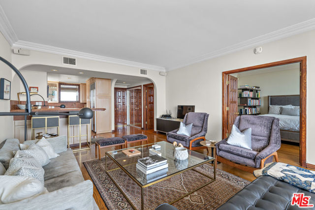 8787 Shoreham Drive, West Hollywood CA: https://media.crmls.org/mediaz/a655b429-1da6-4829-9bb1-15f1146e983b.jpg