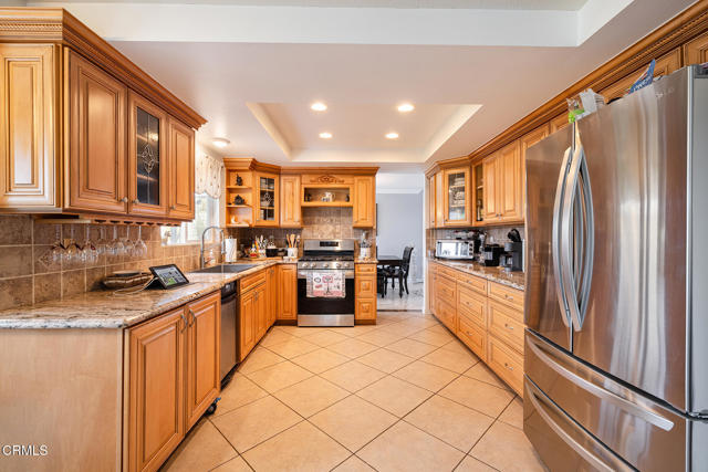 800 Calle Higuera, Camarillo CA: https://media.crmls.org/mediaz/a655e37c-4964-415d-ba70-9d318c0e2068.jpg