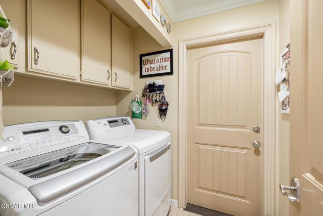 178 Sailwind Court, Simi Valley CA: https://media.crmls.org/mediaz/a656d88f-3a36-483e-8775-204c0979098b.jpg