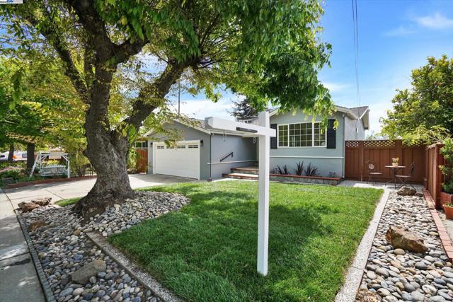 33039 Palmetto Dr, Union City CA: https://media.crmls.org/mediaz/a656f430-98c6-44bb-bb16-fd8a6008b142.jpg