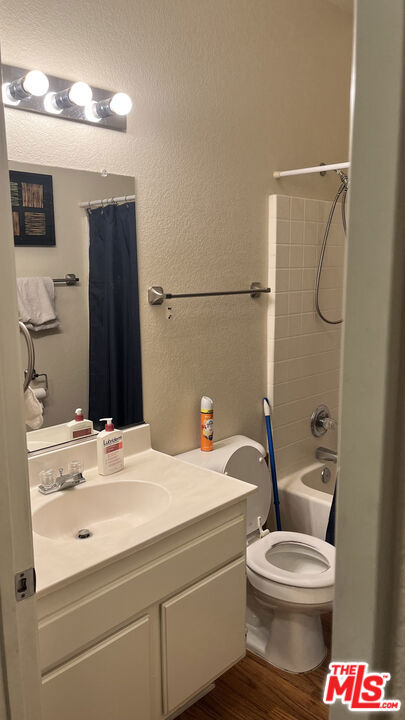 1751 W Avenue H5, Lancaster CA: https://media.crmls.org/mediaz/a65750f3-7b5a-4022-b310-8a179c52e27a.jpg