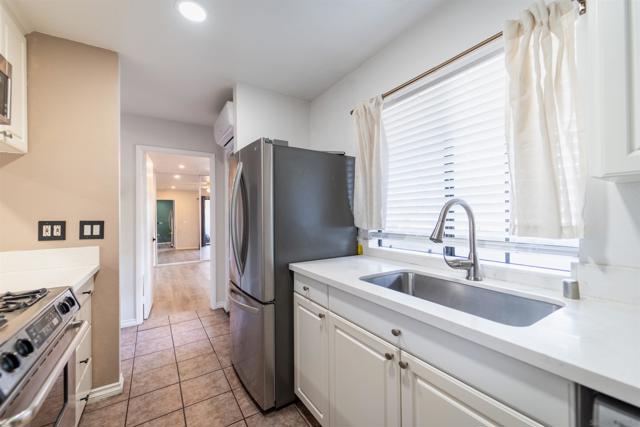 4847 Parks Ave, La Mesa CA: https://media.crmls.org/mediaz/a6577e20-f6d5-4dcc-8d90-f77f2052a99b.jpg