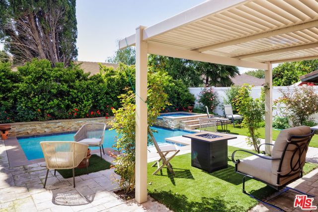 25685 Lupita Drive, Valencia CA: https://media.crmls.org/mediaz/a657c4a0-b401-43c5-9ea8-21caa3ad269b.jpg