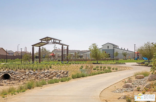 5688 California Circle, Banning CA: https://media.crmls.org/mediaz/a6584f94-2a5e-4a10-a1cb-3ca86c80be2b.jpg