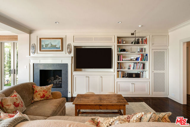 Drew Fenton | 253 Ashdale Place Los Angeles CA | MLS: 7382950