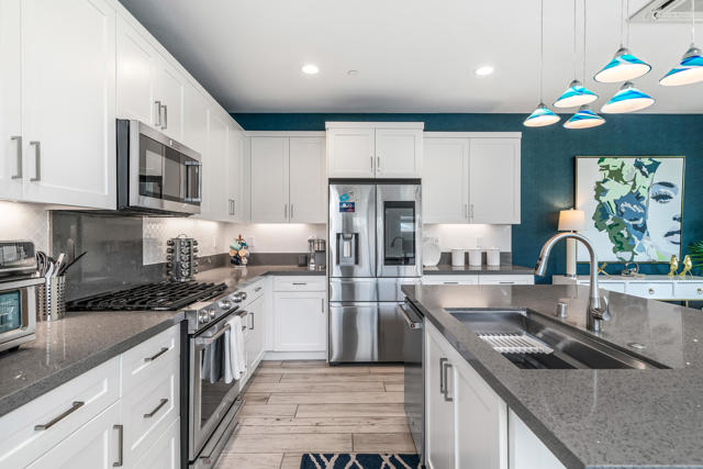 176 Vibe Way, Palm Springs CA: https://media.crmls.org/mediaz/a6594886-6218-40e0-9e4f-ea384313cf83.jpg