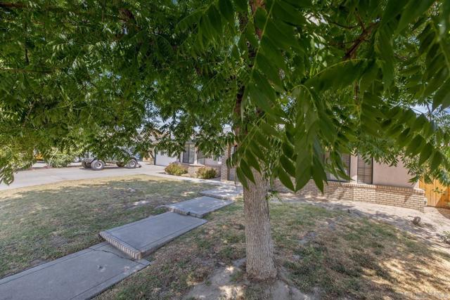 300 W Adrian Way, Hanford CA: https://media.crmls.org/mediaz/a6594fa6-4e8e-4309-b9d5-e1e8bfae0b2a.jpg